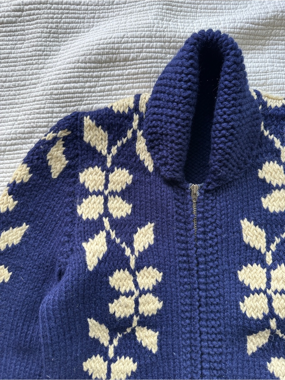 Vintage Navy Blue Floral Chunky Knit Zip-Front Women's Sweater Jacket Cardigan - Picture 3 of 10